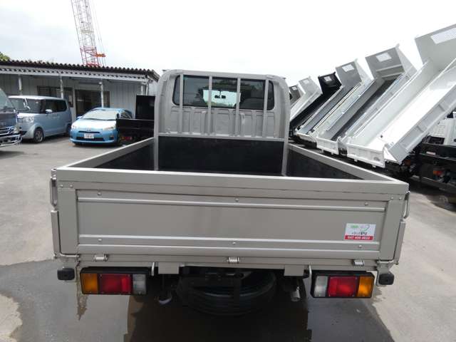 Isuzu Elf 6