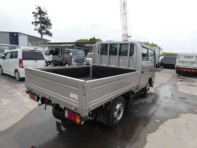 Isuzu Elf 7