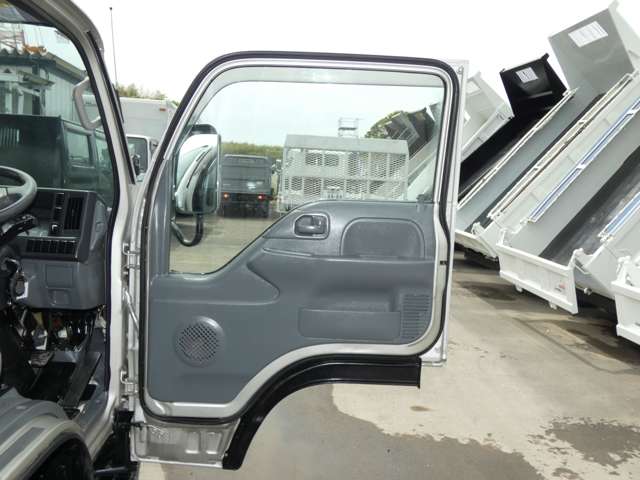 Isuzu Elf 8