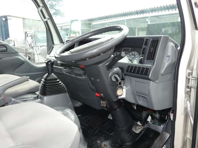 Isuzu Elf 9
