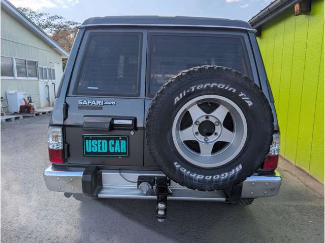 Nissan Safari 6