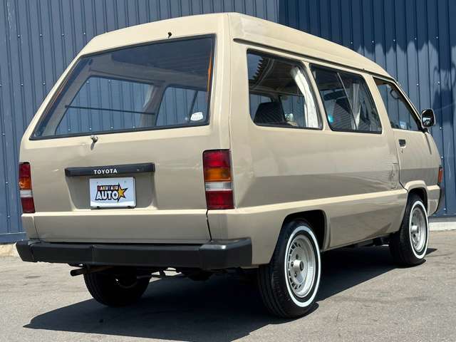 Toyota Town Ace Van 11