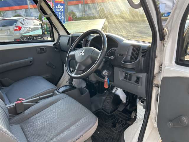 Mitsubishi Minicab Van 11