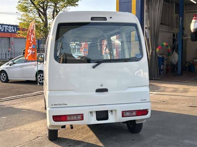 Mitsubishi Minicab Van 5