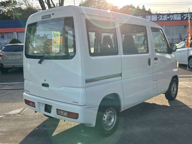 Mitsubishi Minicab Van 8