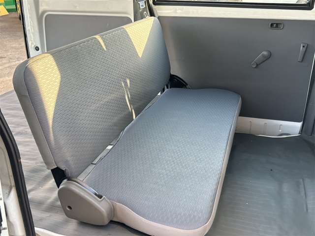 Mitsubishi Minicab Van 9