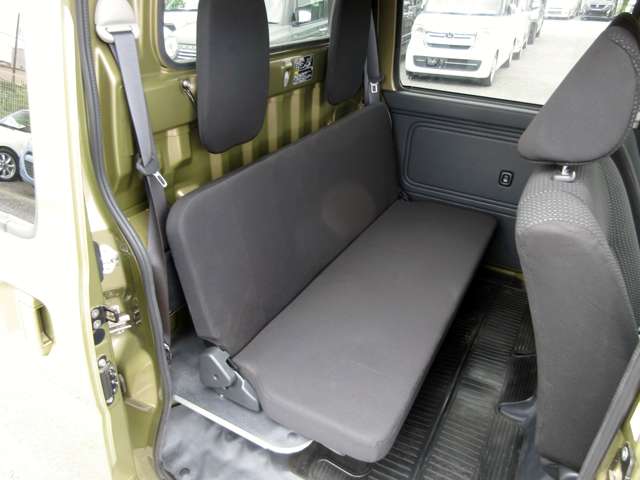 Daihatsu Hijet Deck Van 11