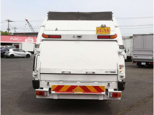 Mitsubishi Fuso Canter 10