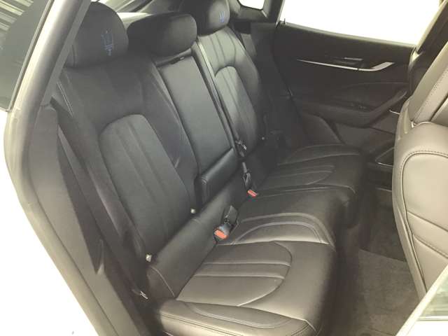 Maserati Levante 11