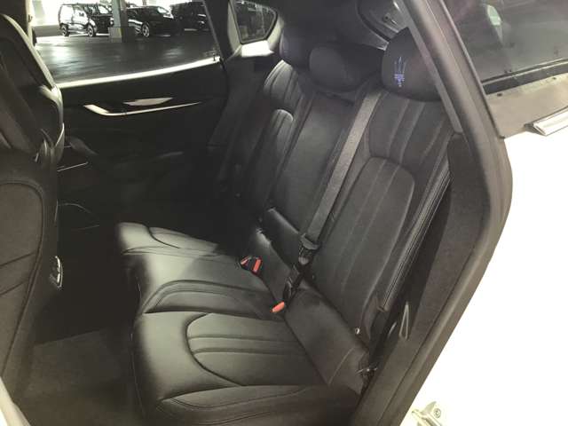 Maserati Levante 12