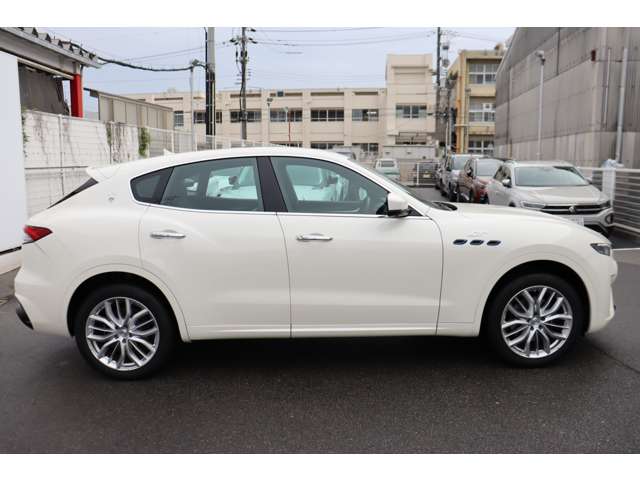 Maserati Levante 4