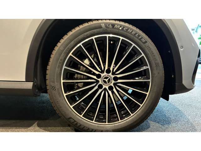 Mercedes-Benz GLC 8