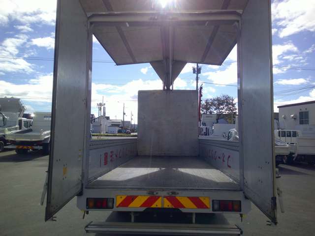 Isuzu Elf 12