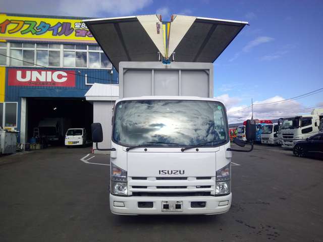 Isuzu Elf 2