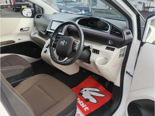 Toyota Sienta 7