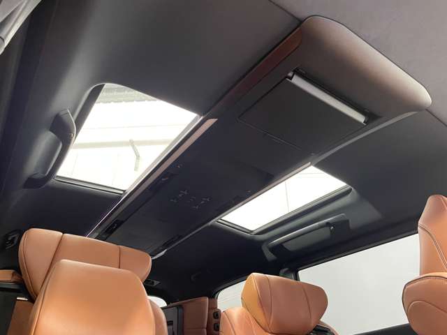 Toyota Vellfire 3