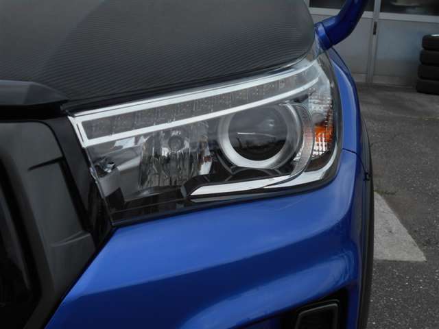 Toyota Hilux 8