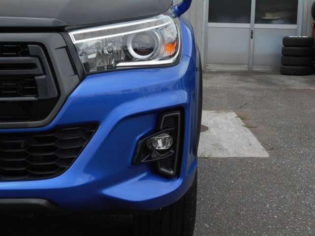 Toyota Hilux 9