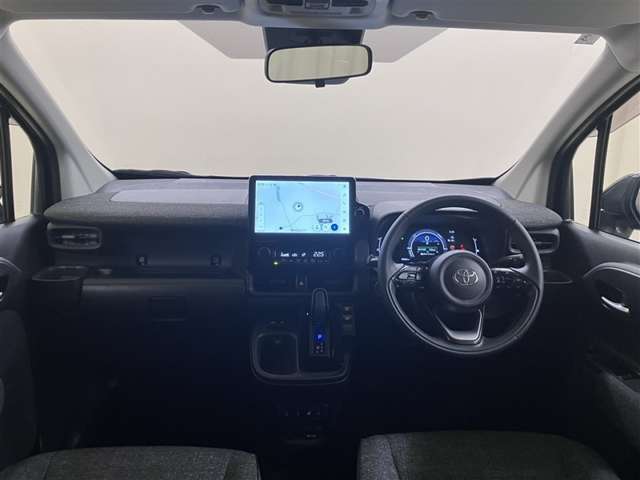 Toyota Sienta 9