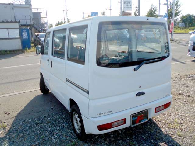 Mitsubishi Minicab Van 11