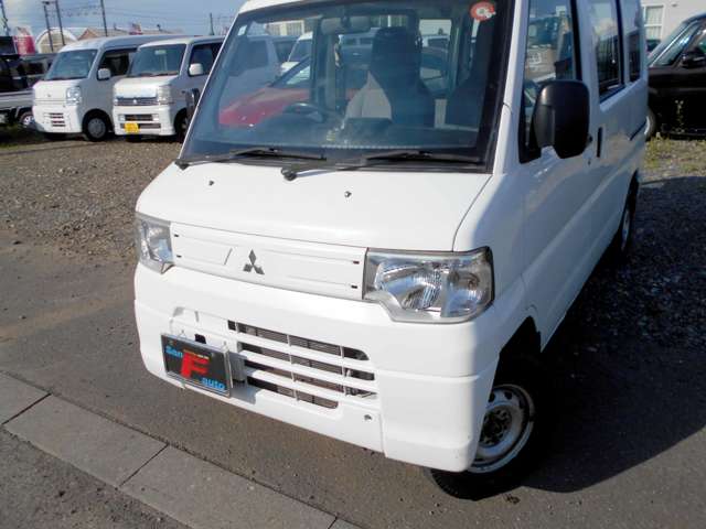 Mitsubishi Minicab Van 2