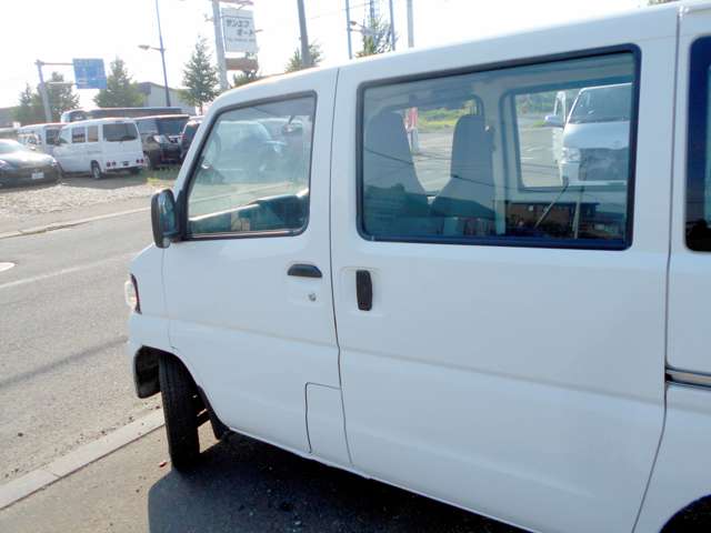 Mitsubishi Minicab Van 7