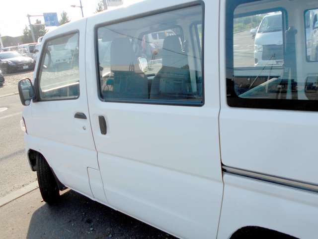 Mitsubishi Minicab Van 8