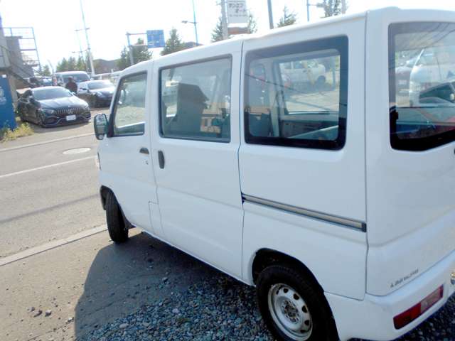 Mitsubishi Minicab Van 10