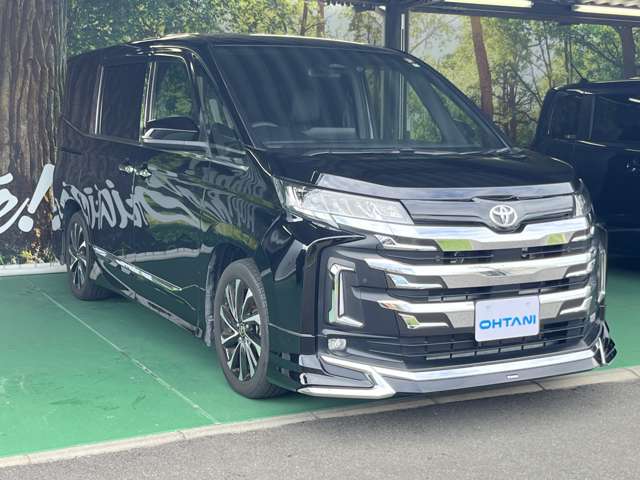 Toyota Noah 5