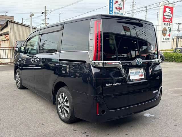 Toyota Esquire 13