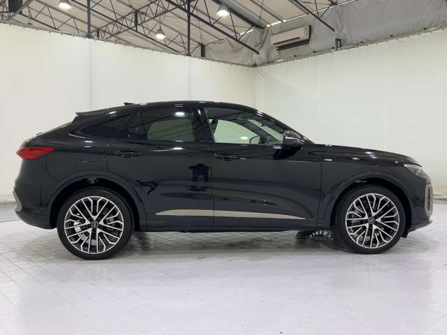 Audi Q5 Sportback 7