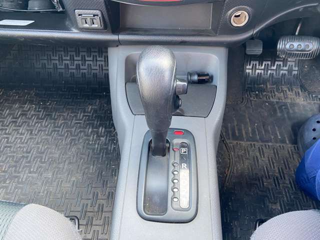 Nissan AD 6