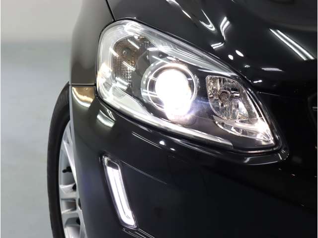 Volvo XC60 8