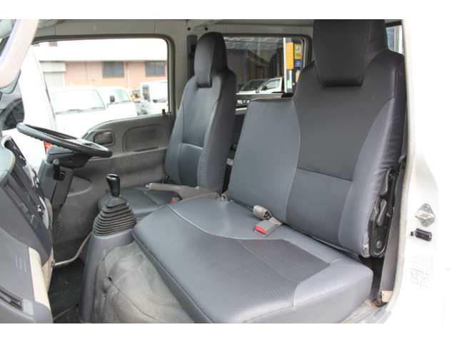 Isuzu Elf 11