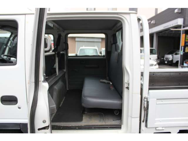 Isuzu Elf 12