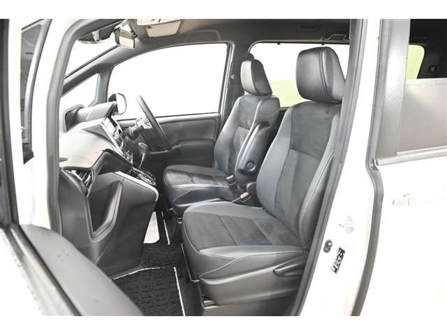 Toyota Voxy 12