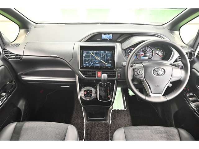 Toyota Voxy 6