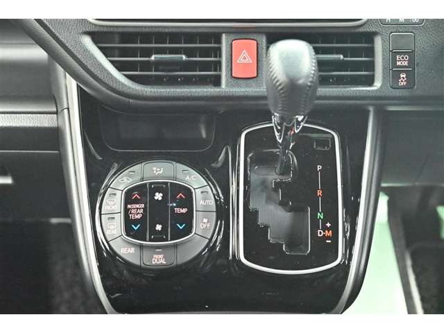 Toyota Voxy 8