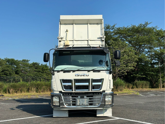Isuzu Giga 2