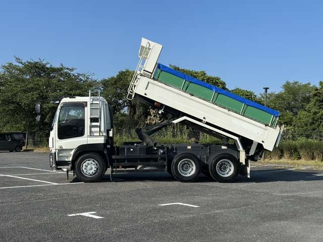 Isuzu Giga 8