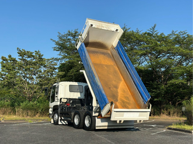 Isuzu Giga 10