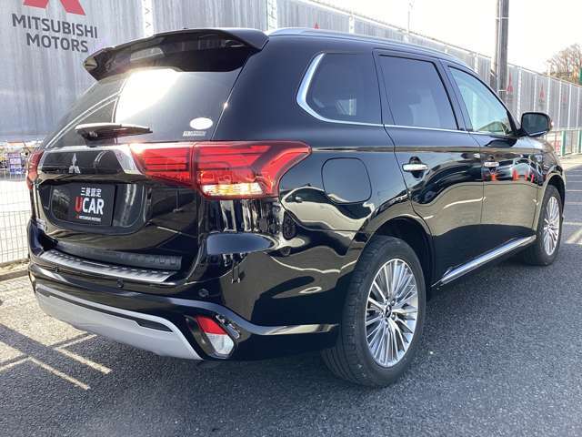 Mitsubishi Outlander PHEV 12