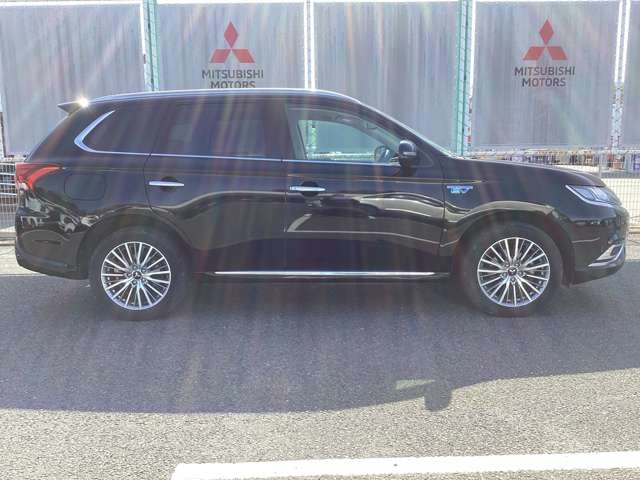 Mitsubishi Outlander PHEV 10