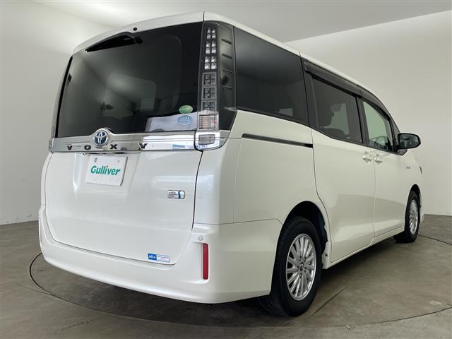 Toyota Voxy 5