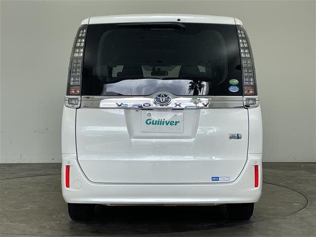 Toyota Voxy 7