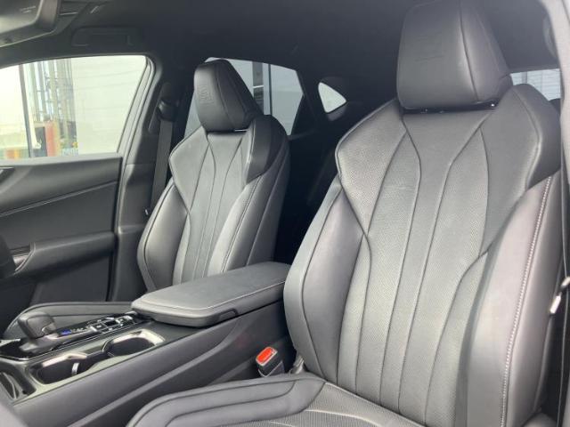 Lexus NX 8