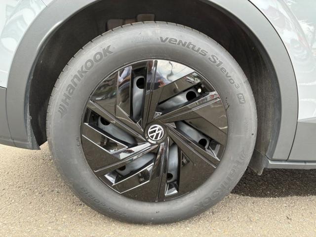 Volkswagen ID.4 8