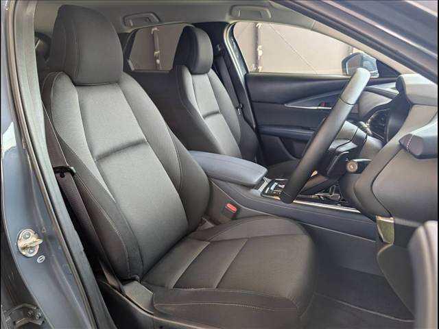 Mazda CX-30 11