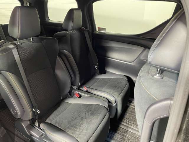 Toyota Vellfire 12