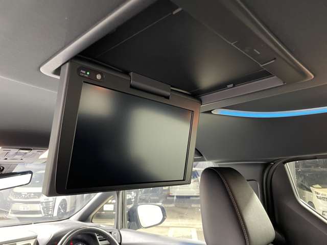 Toyota Vellfire 4